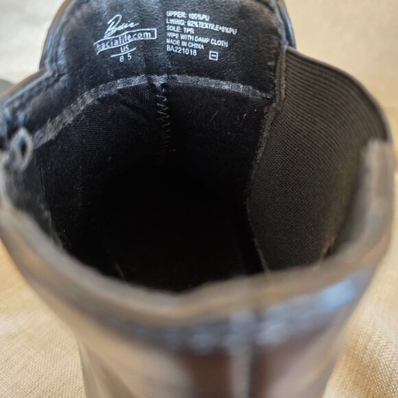 Women's Chelsea Black Boots, Size 8.5 - Picture 4 of 5